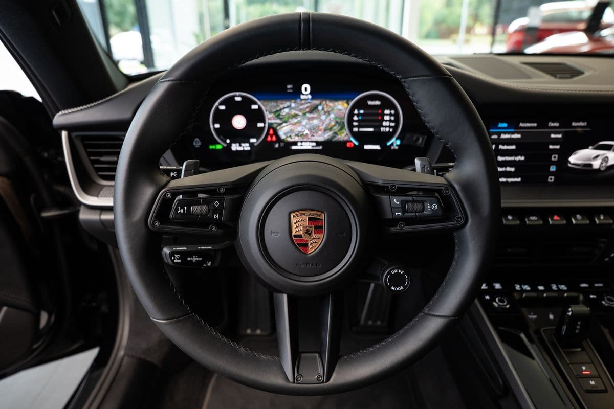 2025 Porsche 911 - 6