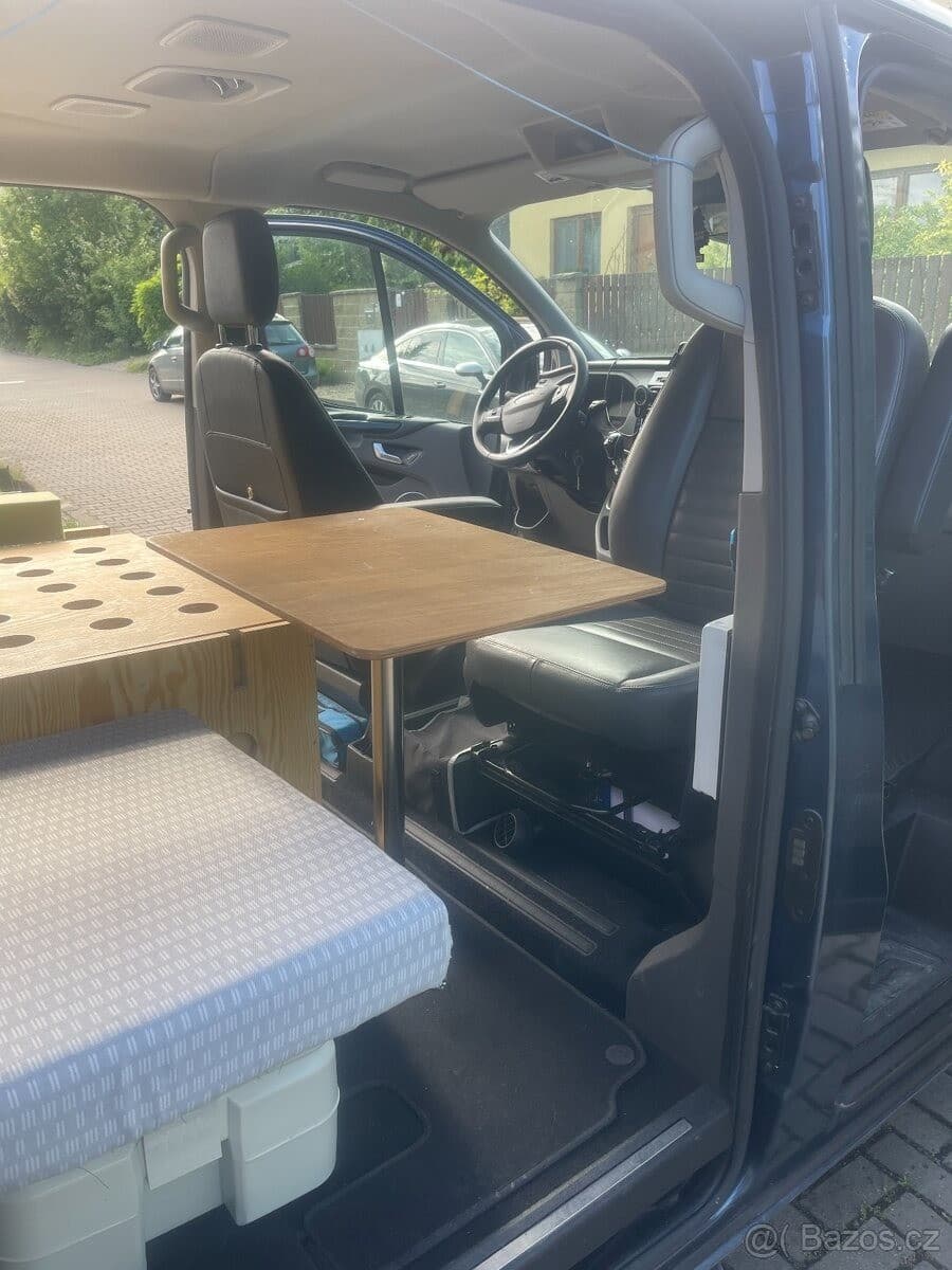 Ford TOURNEO - 12