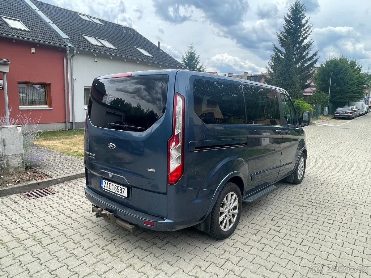 Ford TOURNEO - 4