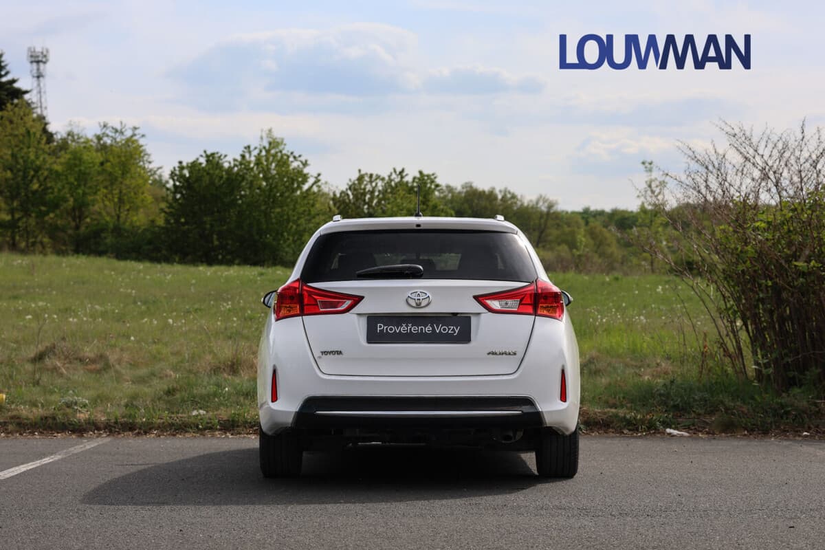 2015 Toyota AURIS - 18