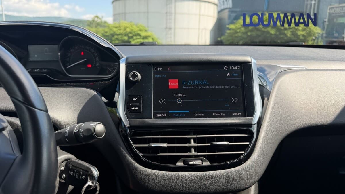 2018 Peugeot 208 - 11