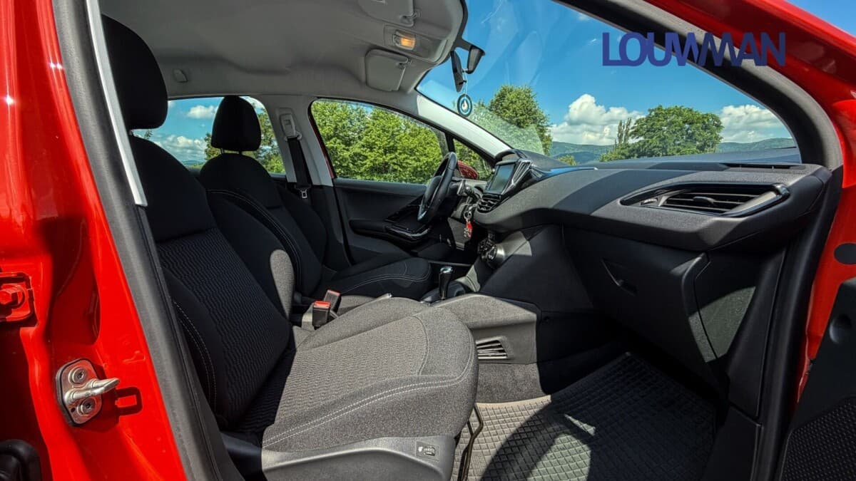 2018 Peugeot 208 - 14