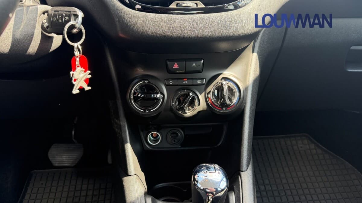 2018 Peugeot 208 - 9