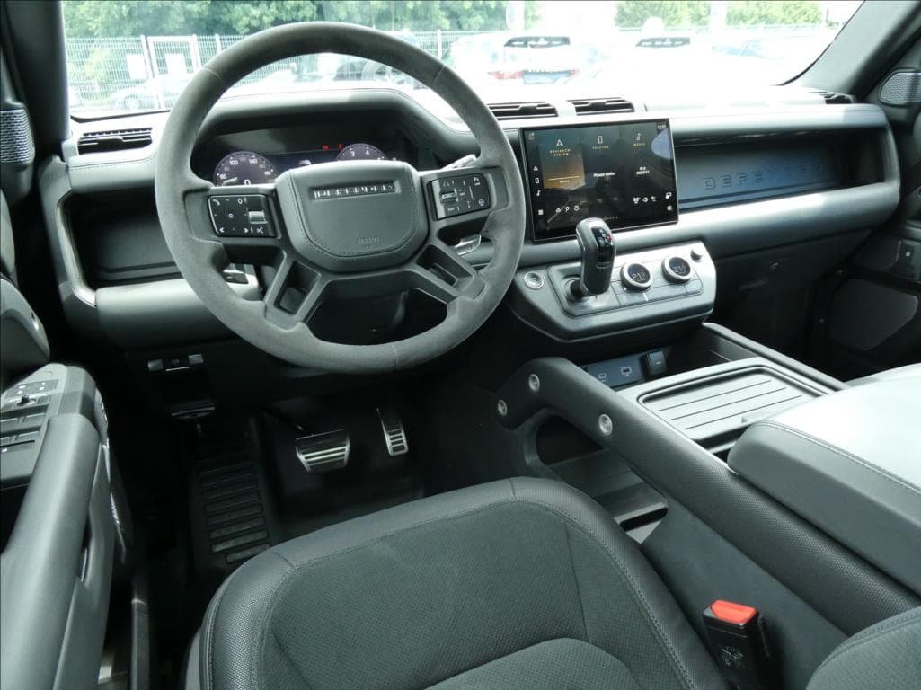 2023 Land Rover DEFENDER - 11