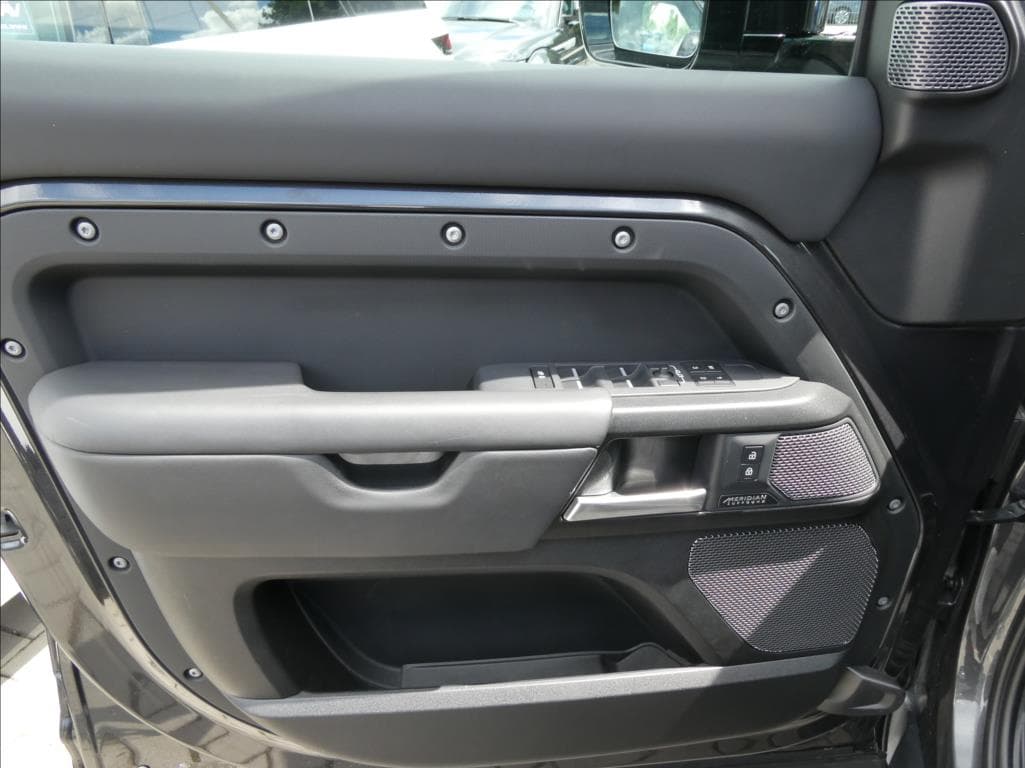 2023 Land Rover DEFENDER - 14