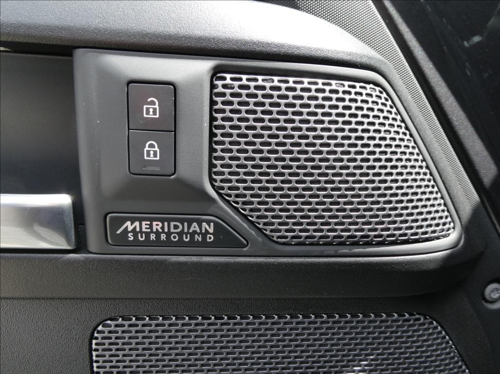 2023 Land Rover DEFENDER - 16