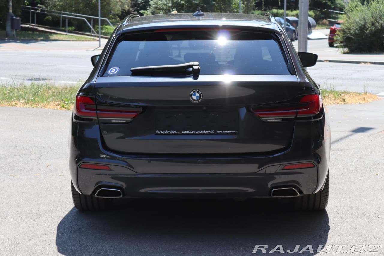 2020 BMW 5-SERIES - 12