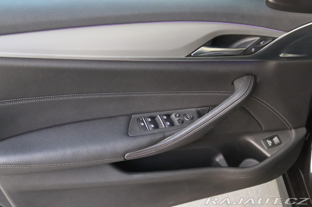 2020 BMW 5-SERIES - 19