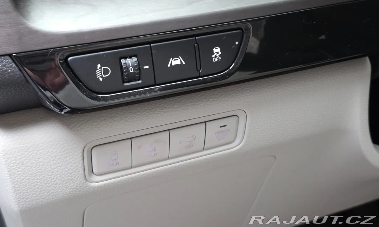 2021 Kia CARNIVAL - 17