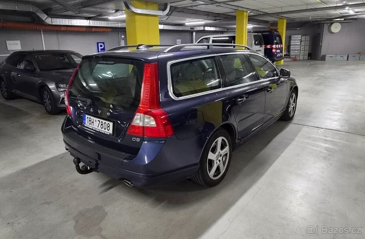 2011 Volvo V70 - 4