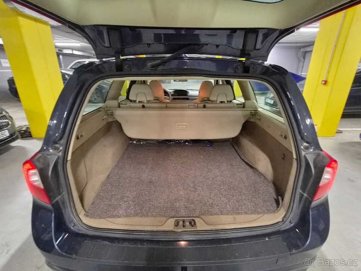 2011 Volvo V70 - 7
