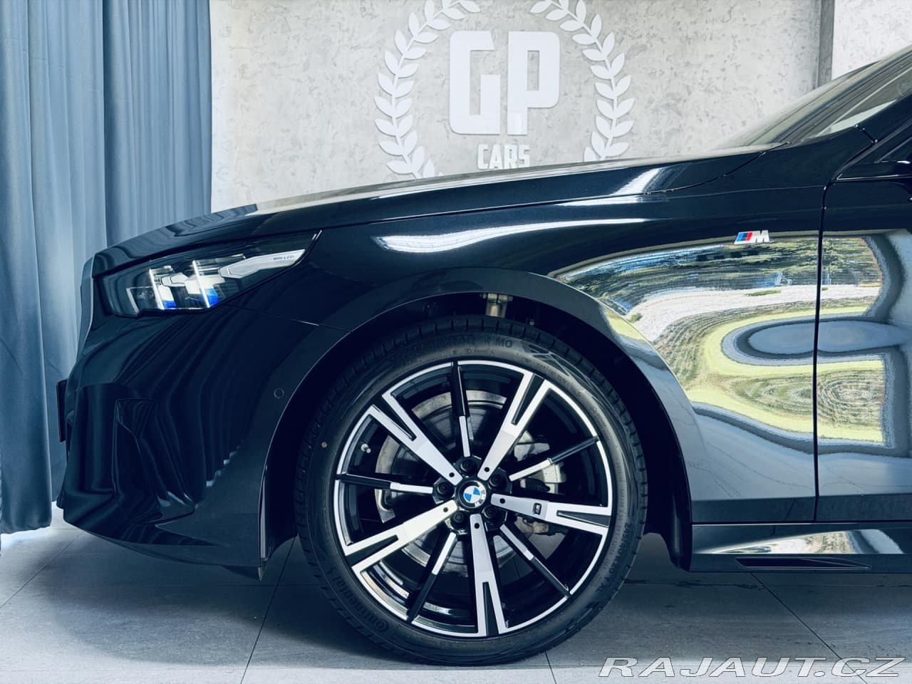 2025 BMW 5-SERIES - 12