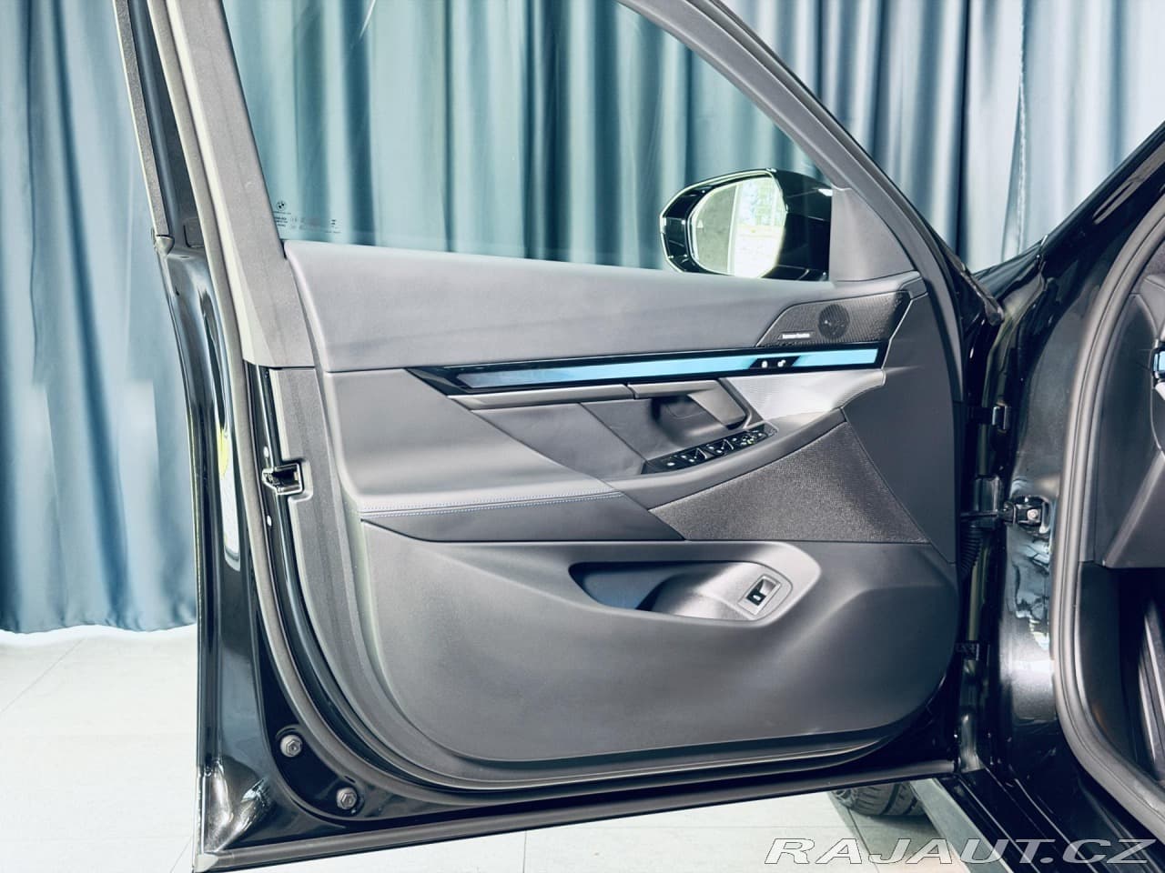 2025 BMW 5-SERIES - 15