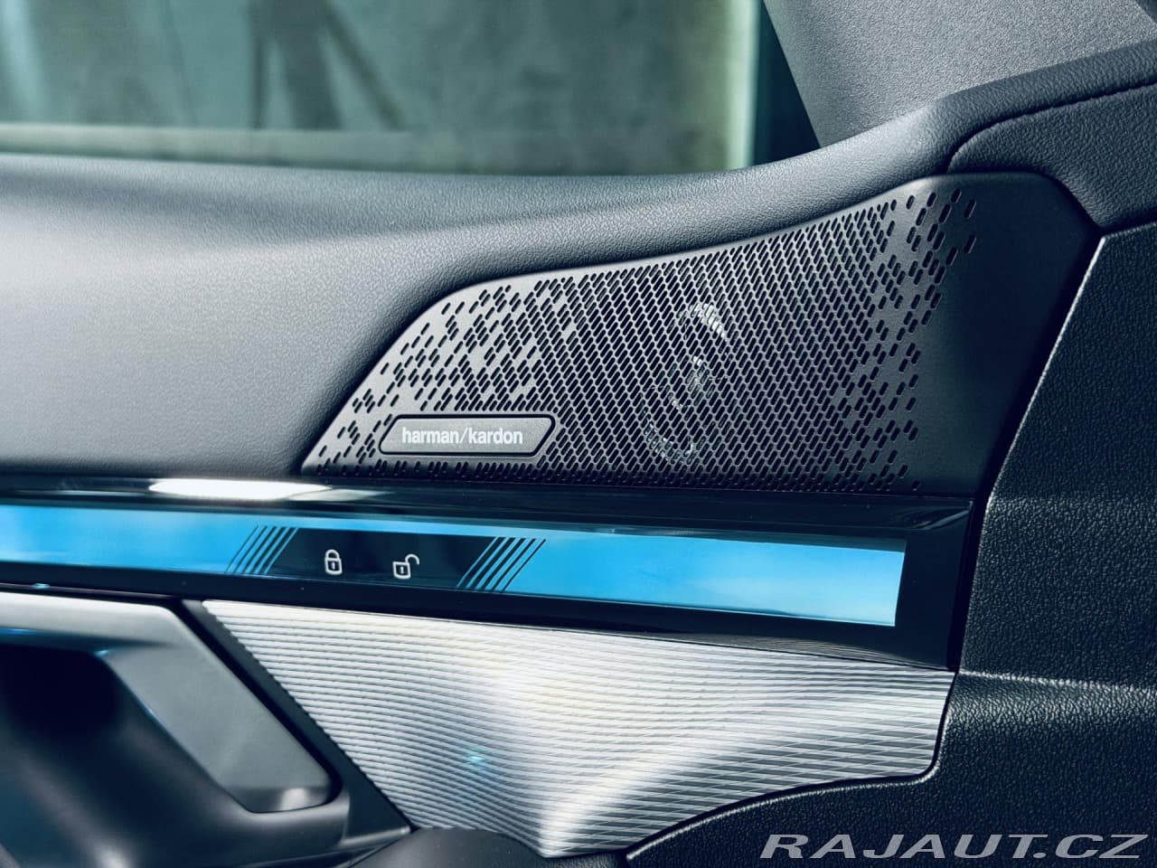 2025 BMW 5-SERIES - 16