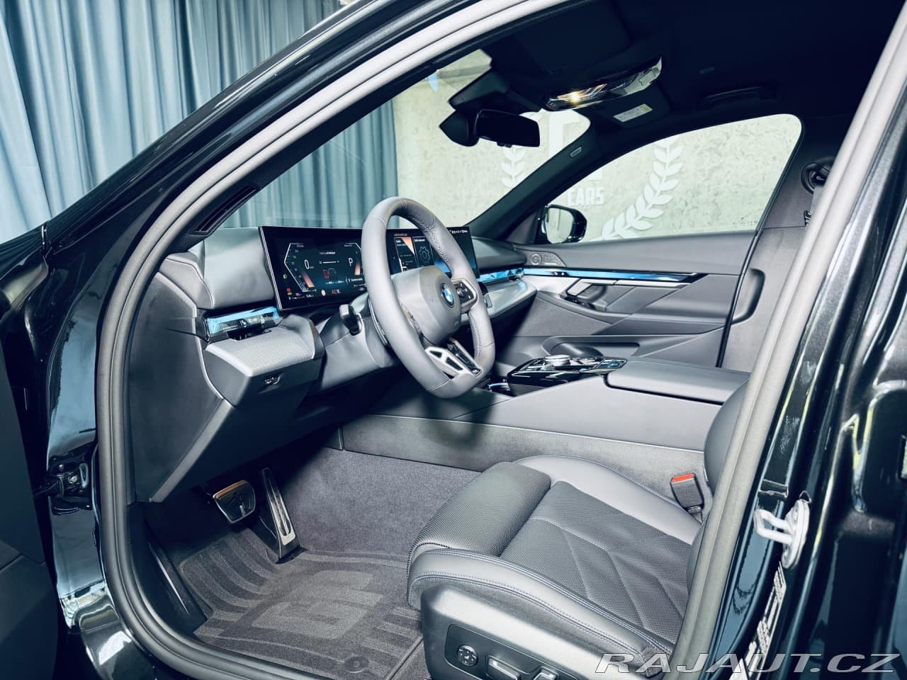 2025 BMW 5-SERIES - 17