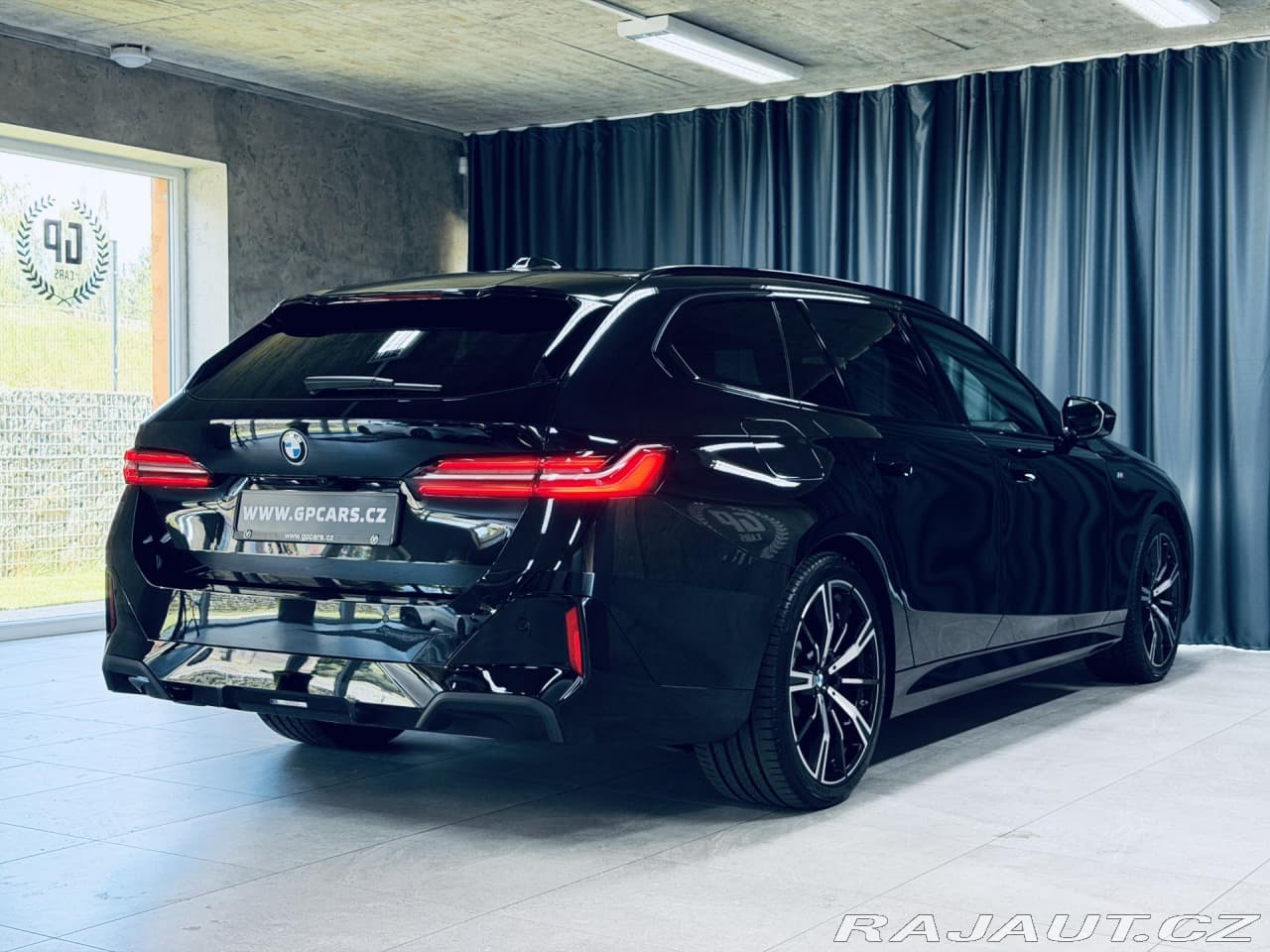 2025 BMW 5-SERIES - 8