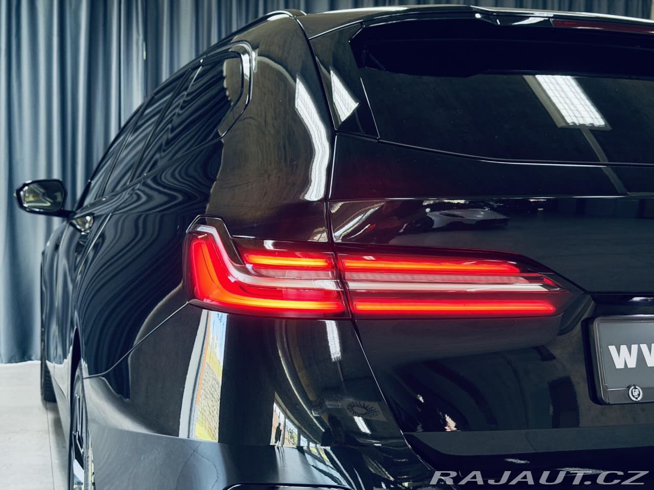 2025 BMW 5-SERIES - 9