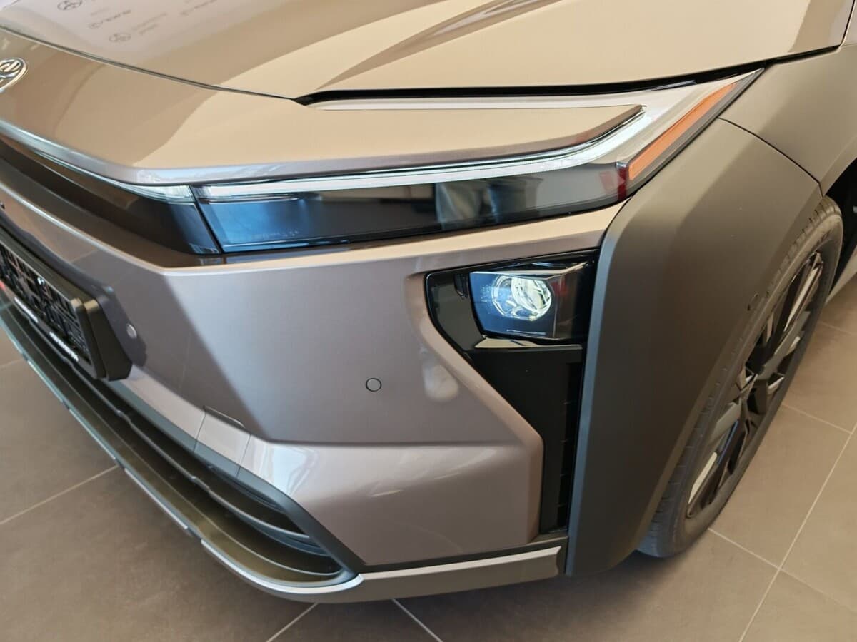Toyota bZ4X - 7