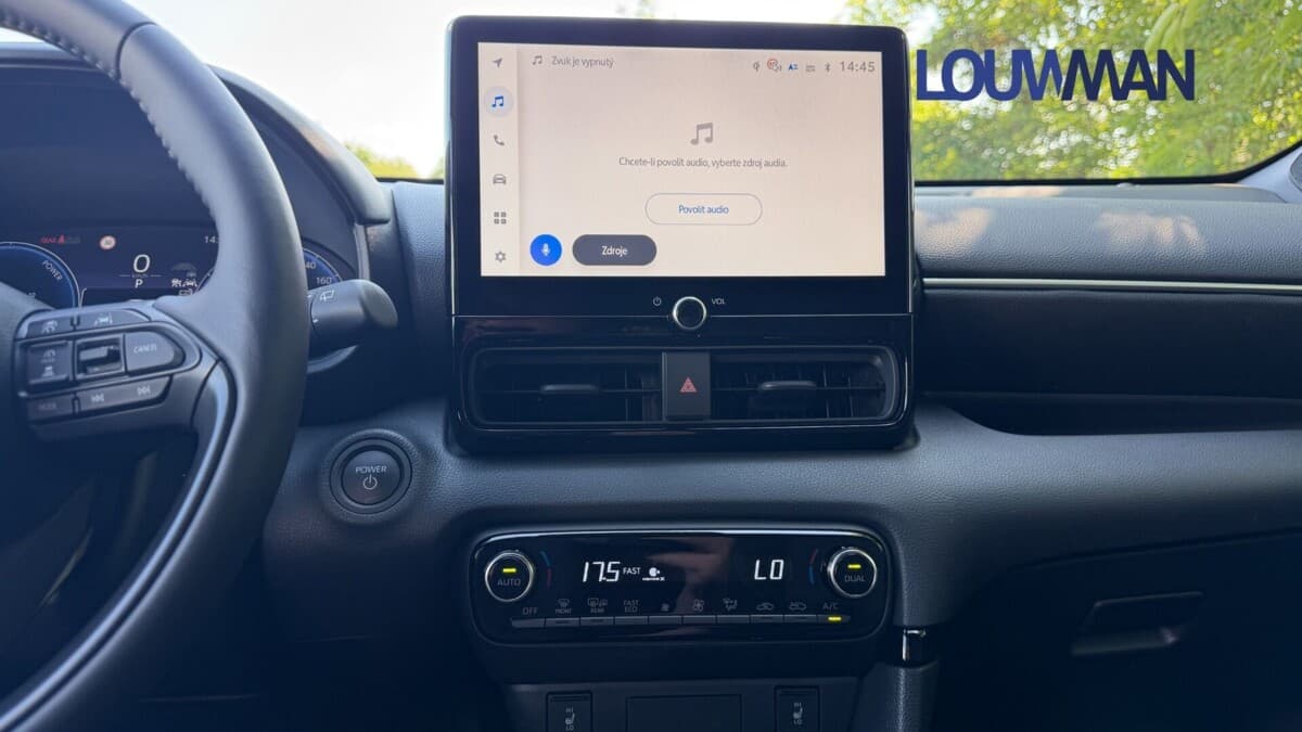 Toyota YARIS - 12