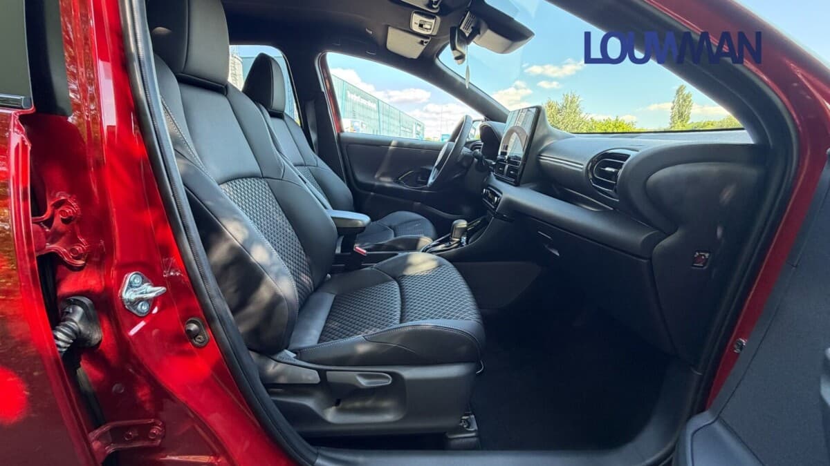Toyota YARIS - 16