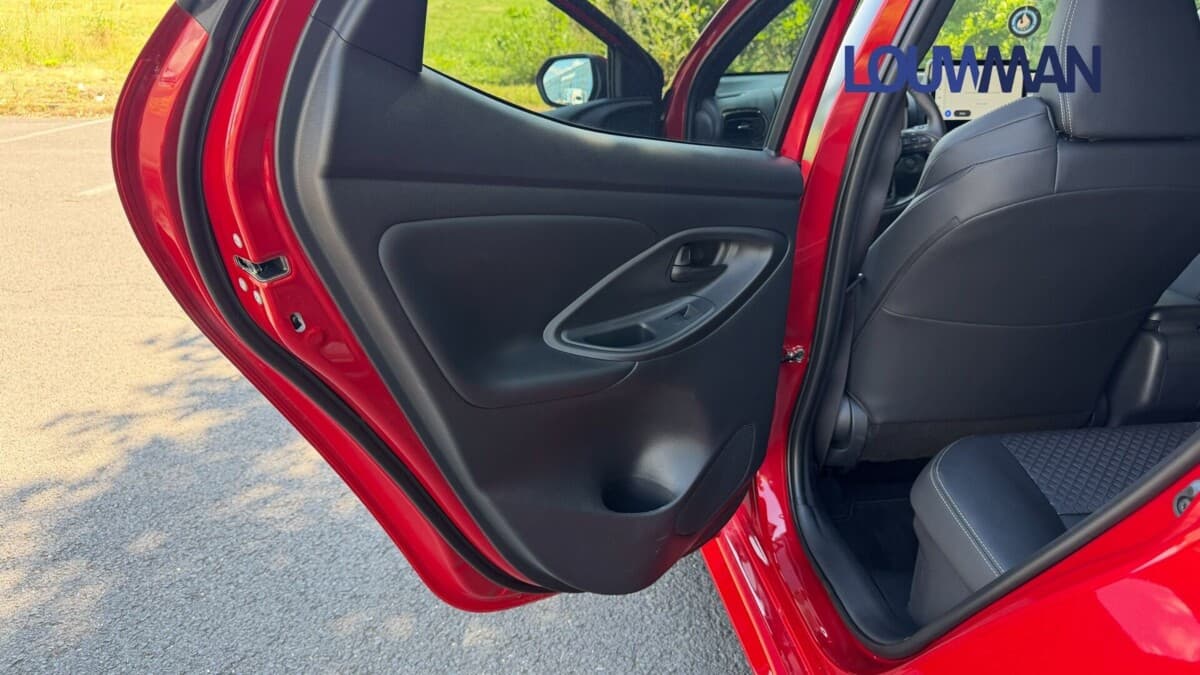 Toyota YARIS - 19