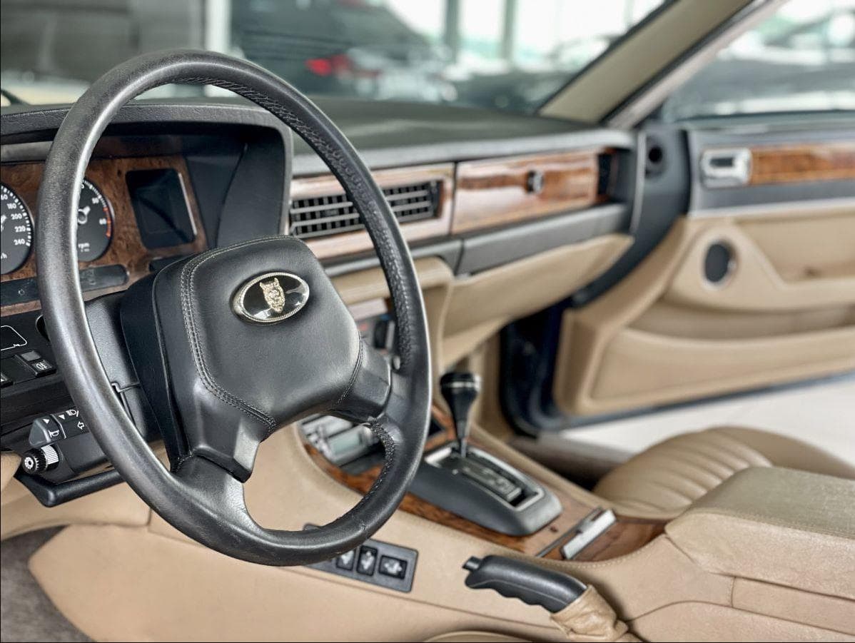 1988 Jaguar XJ - 11