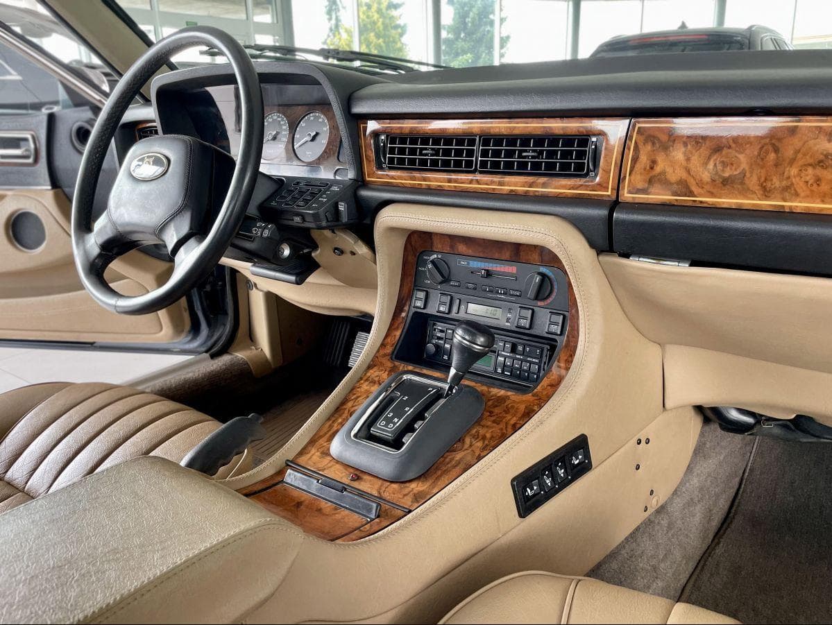 1988 Jaguar XJ - 14