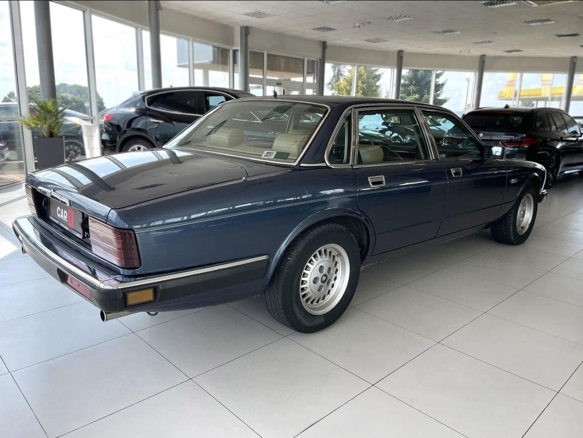 1988 Jaguar XJ - 5