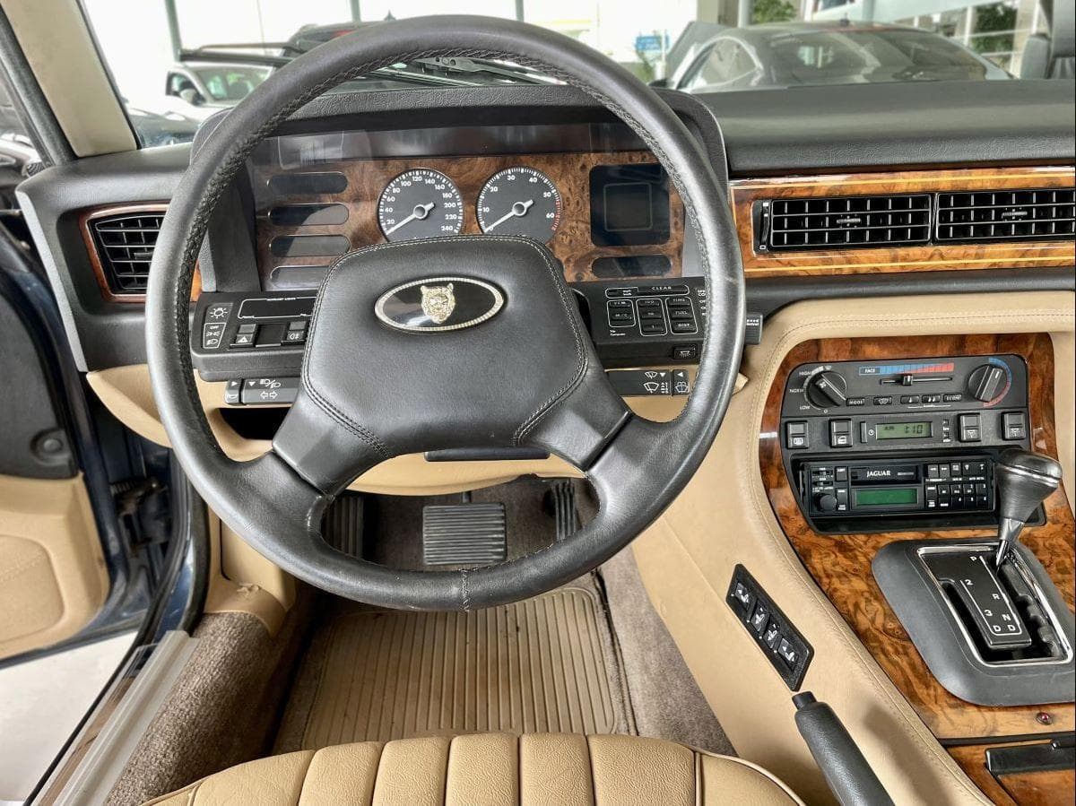 1988 Jaguar XJ - 9
