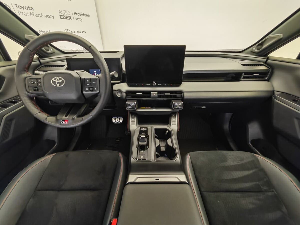 2026 Toyota RAV4 - 12