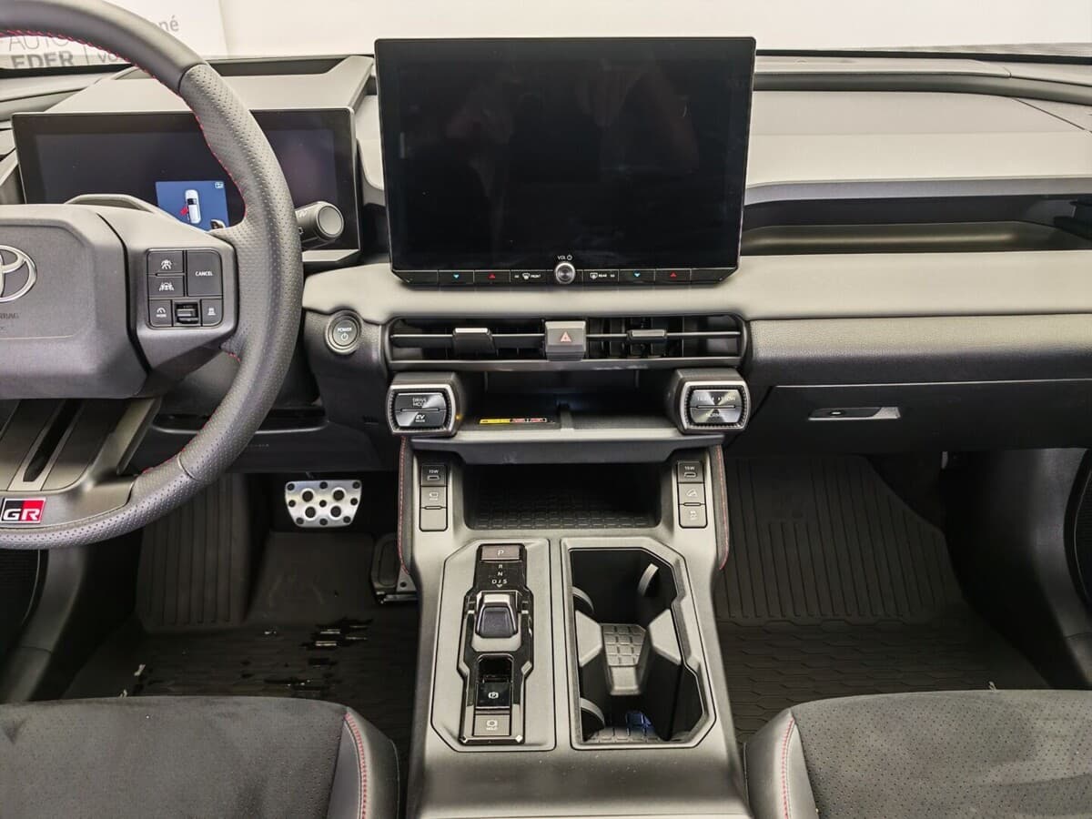 2026 Toyota RAV4 - 13