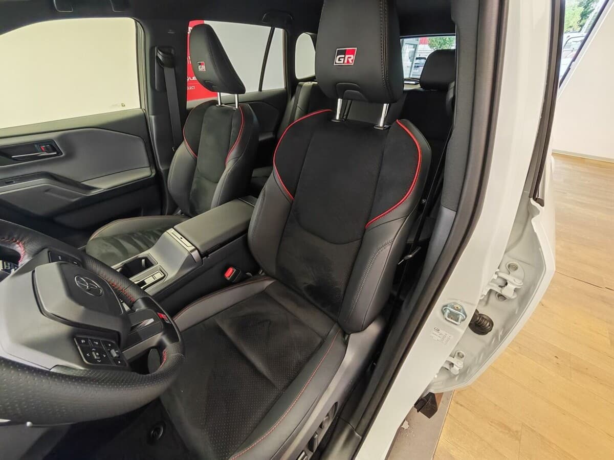 2026 Toyota RAV4 - 15