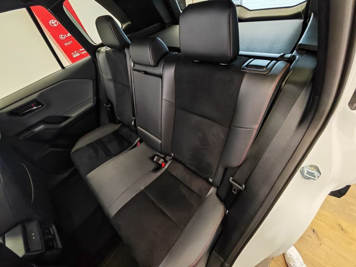 2026 Toyota RAV4 - 19
