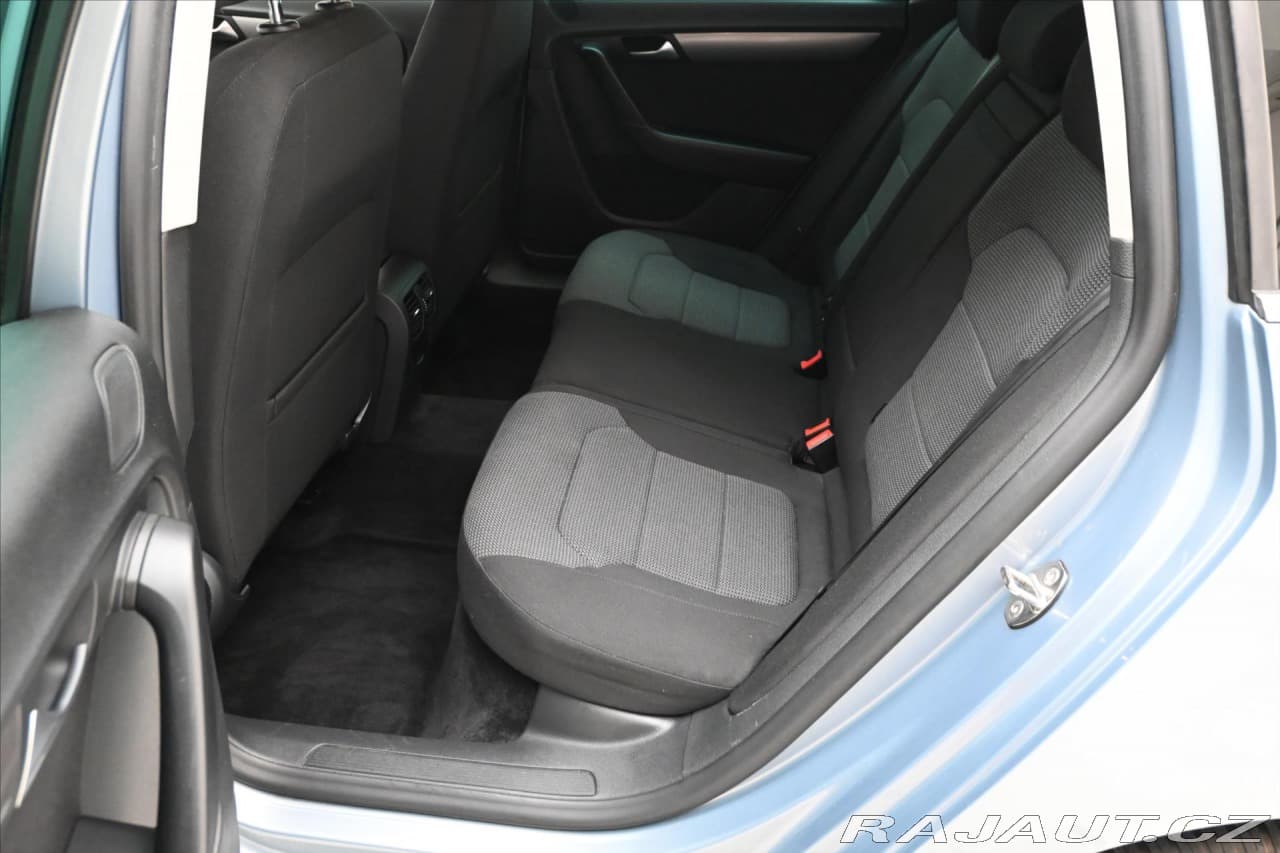 2013 Volkswagen PASSAT - 14