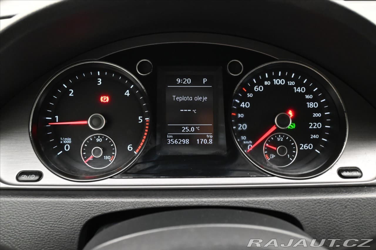 2013 Volkswagen PASSAT - 16