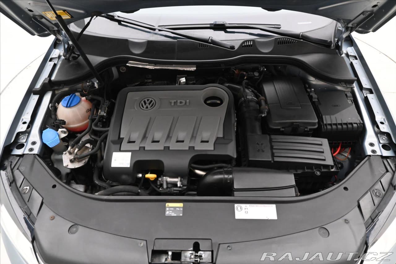 2013 Volkswagen PASSAT - 9