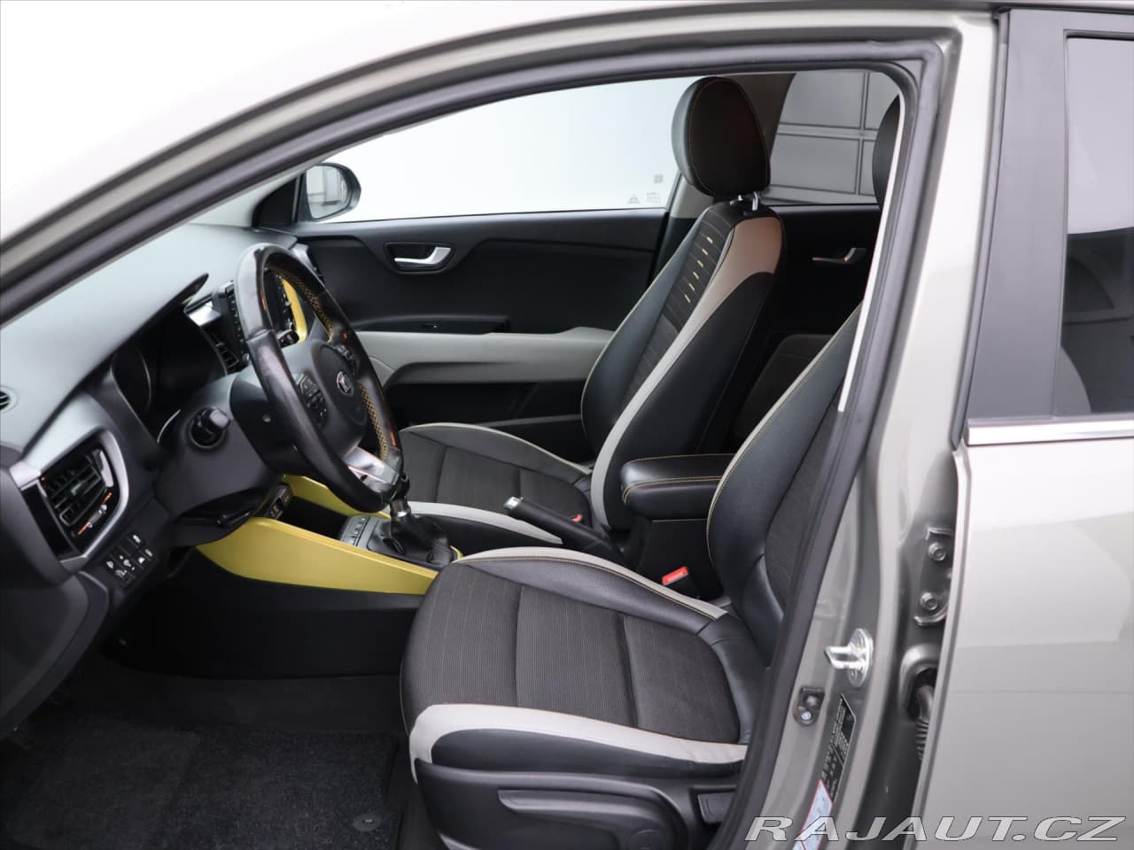 2018 Kia STONIC - 10