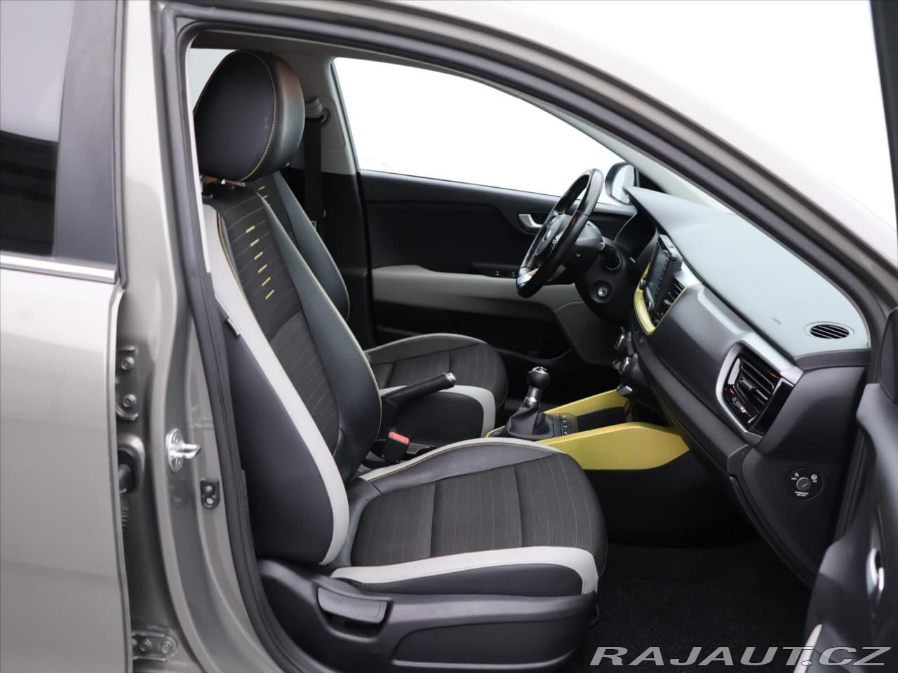 2018 Kia STONIC - 11