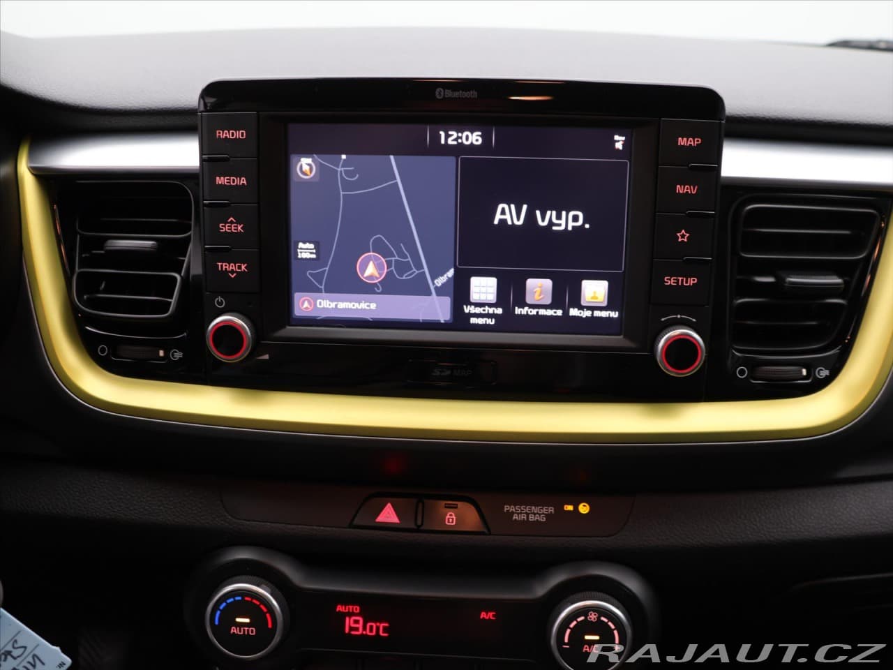 2018 Kia STONIC - 16