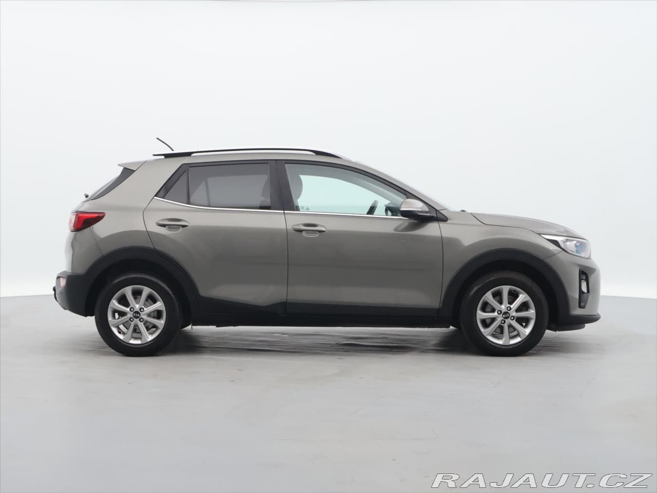 2018 Kia STONIC - 8