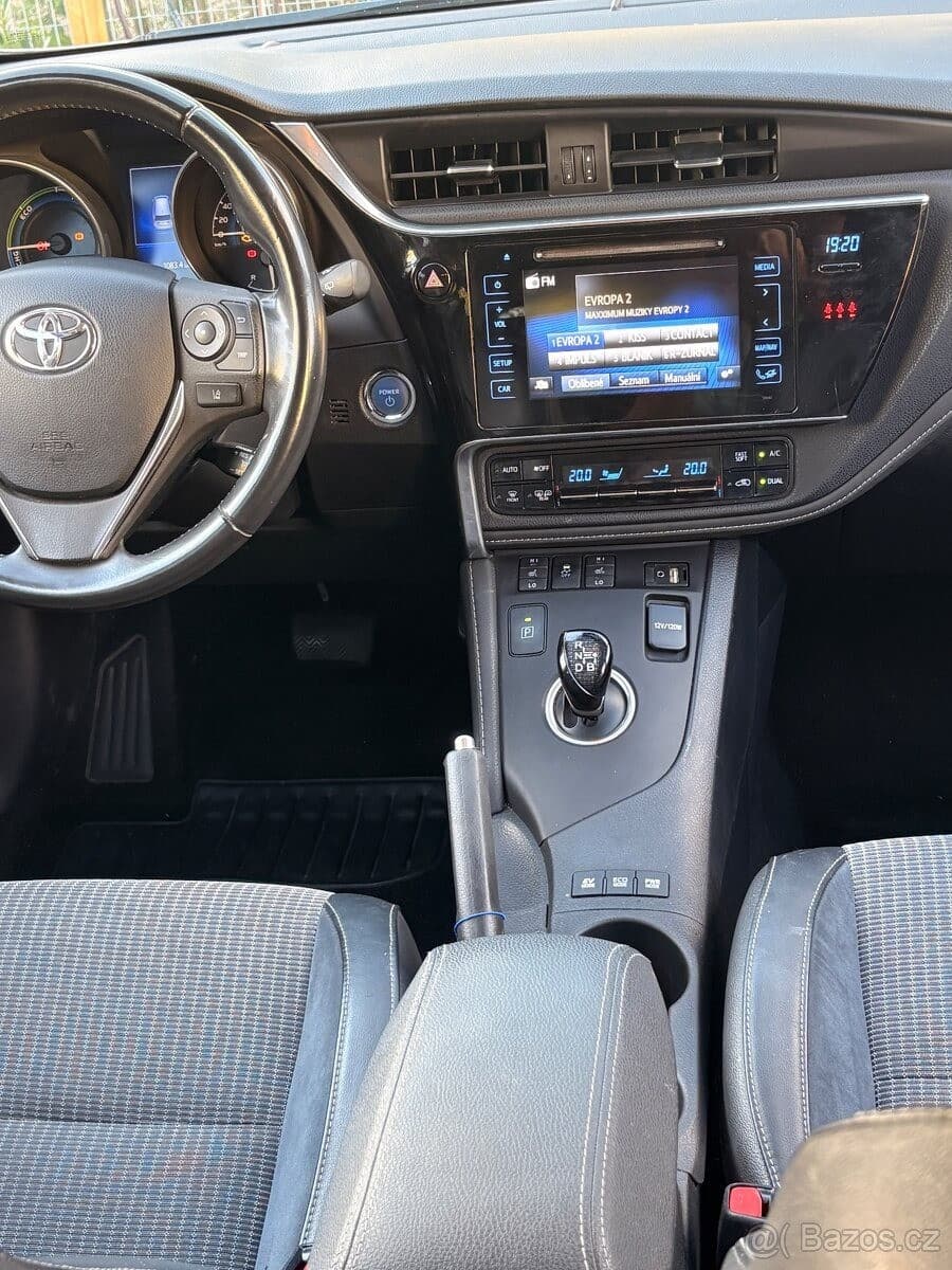 2017 Toyota AURIS - 10