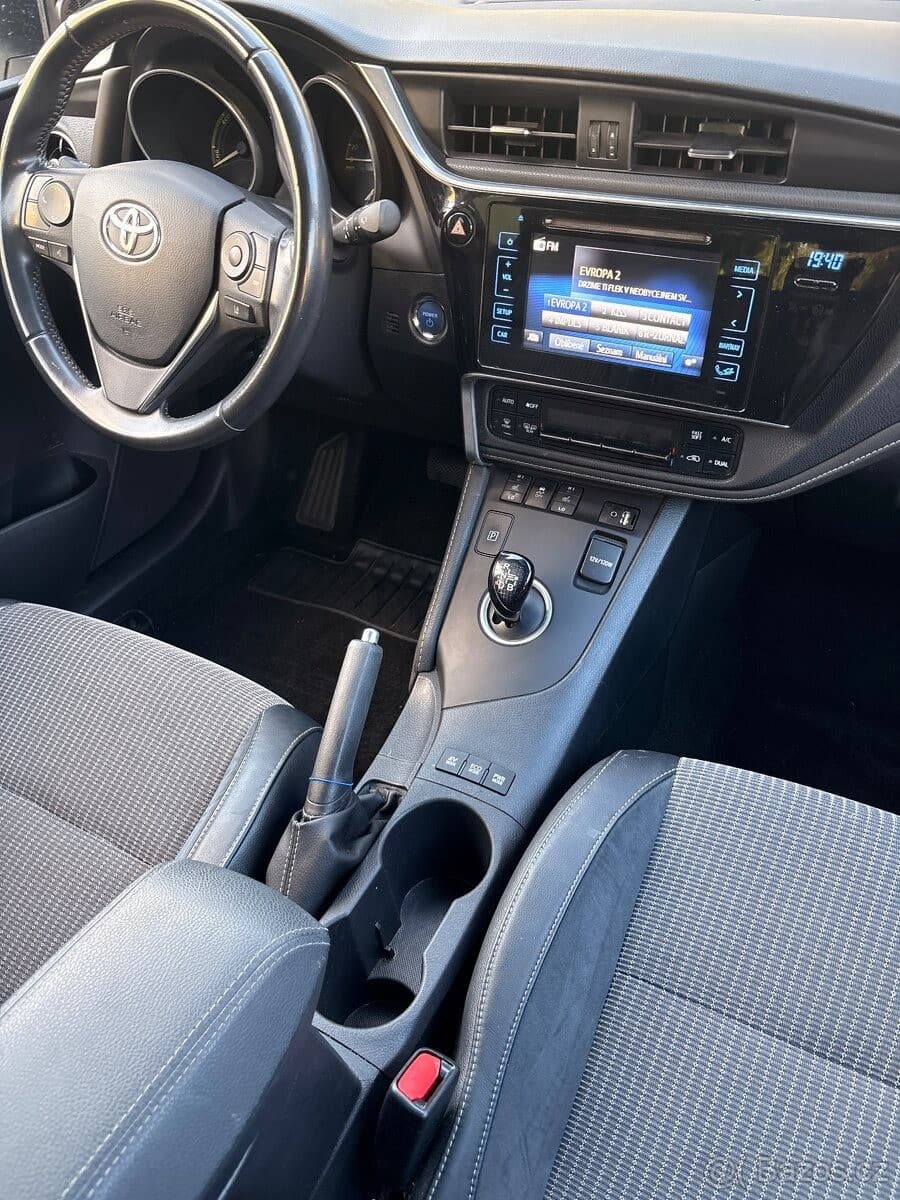 2017 Toyota AURIS - 18