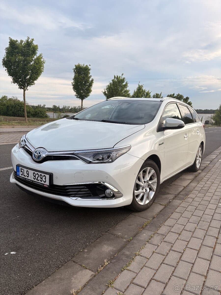 2017 Toyota AURIS - 9