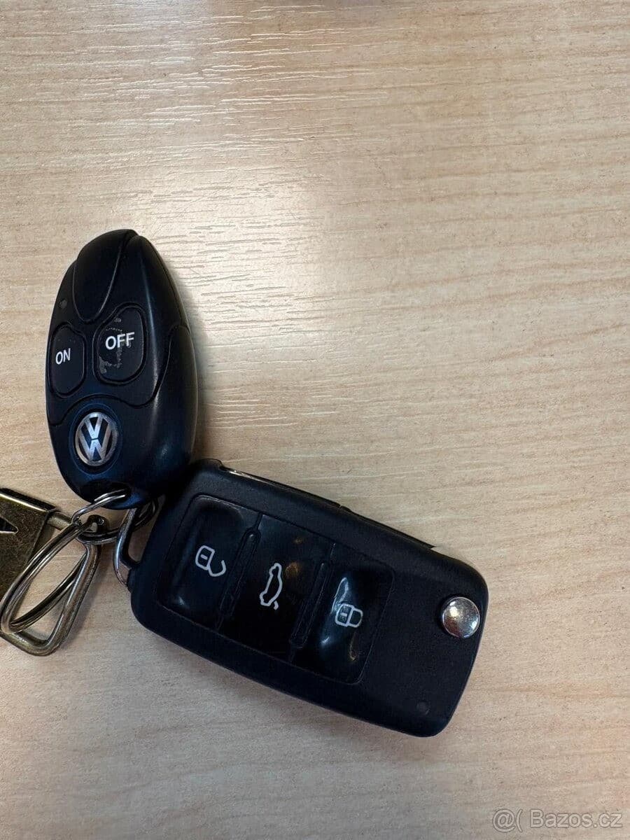 2011 Volkswagen GOLF - 13