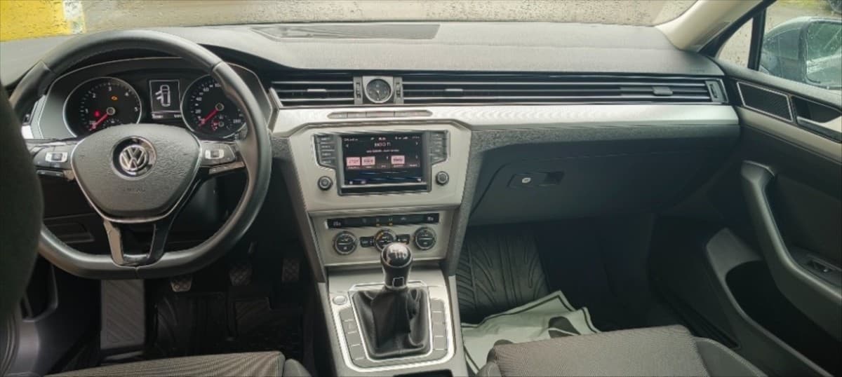 2016 Volkswagen PASSAT - 3