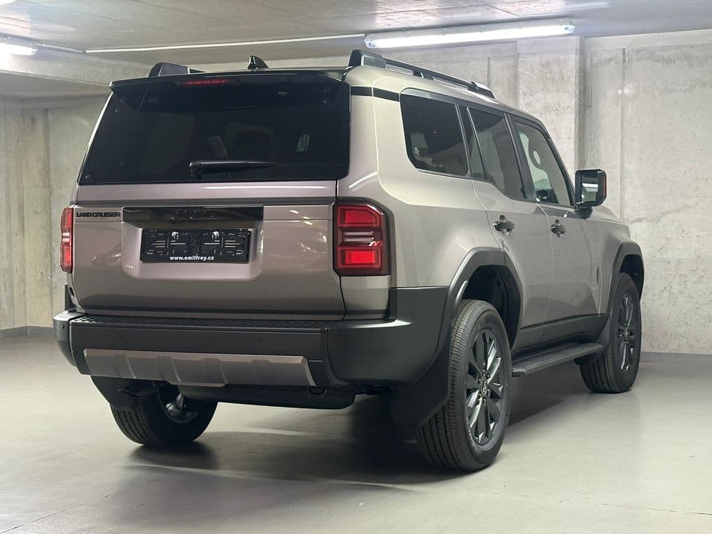2026 Toyota LAND CRUISER - 5