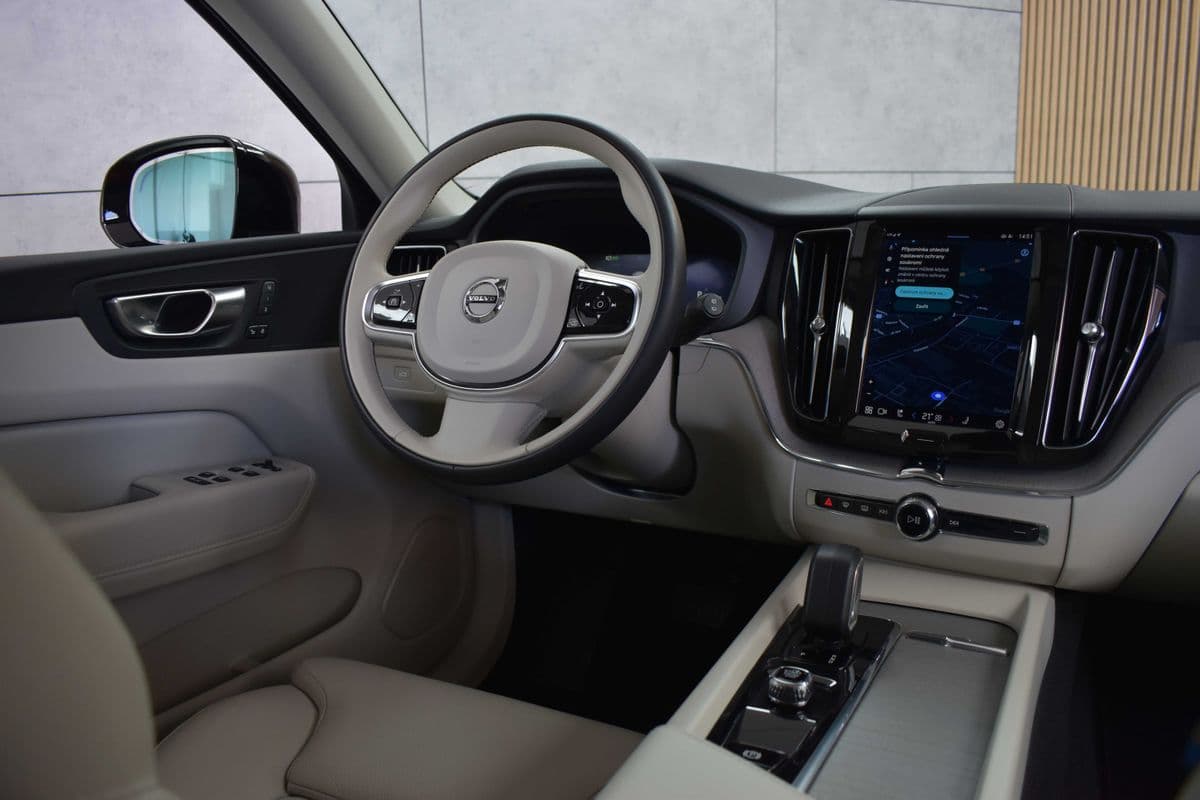 2023 Volvo XC60 - 8