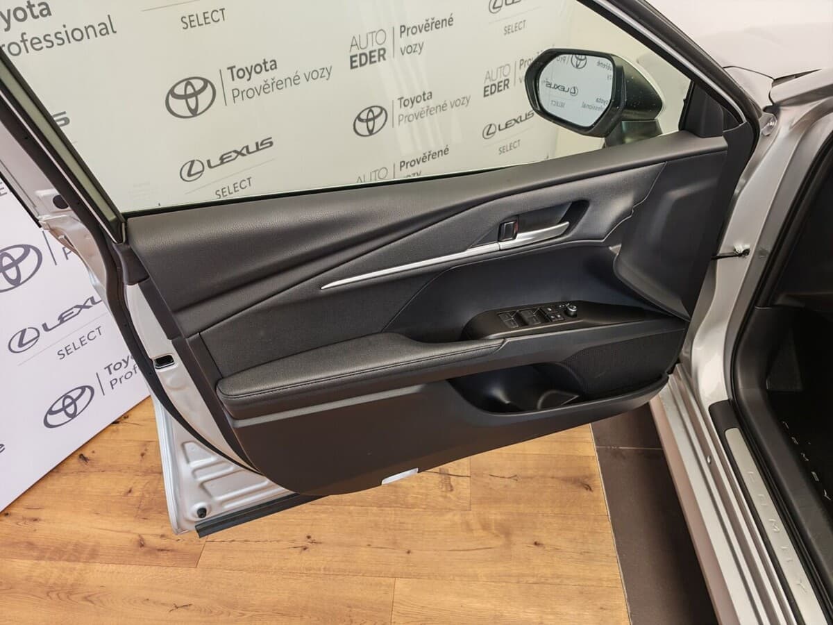 2026 Toyota CAMRY - 18