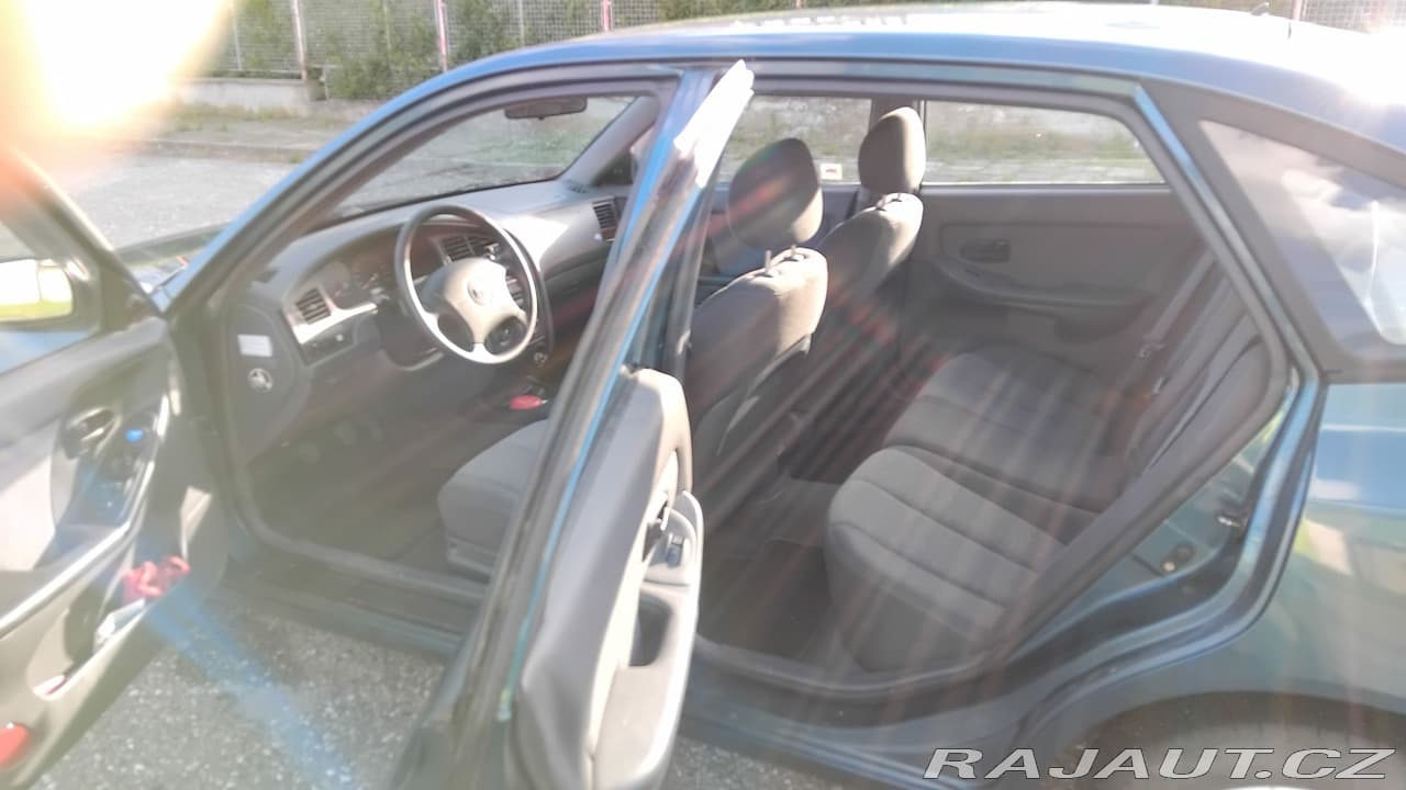 2003 Hyundai ELANTRA - 6