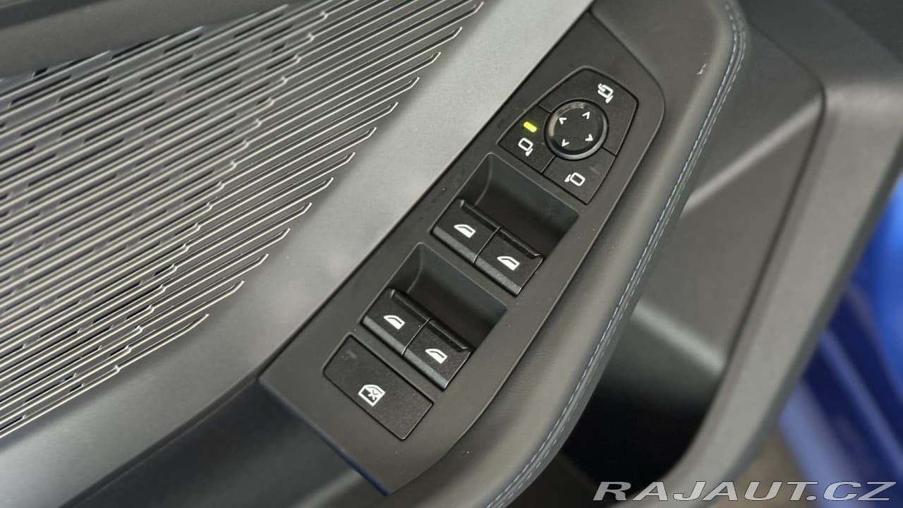 2025 BMW 1-SERIES - 13